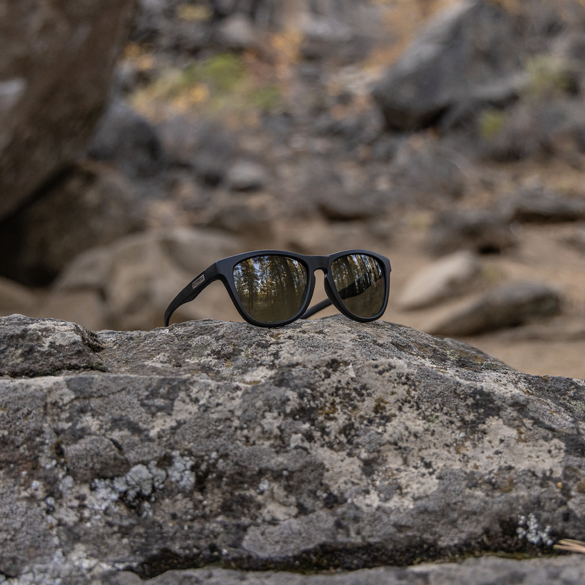 Topsail, Matte Black + Polarized Red Mirror Lens