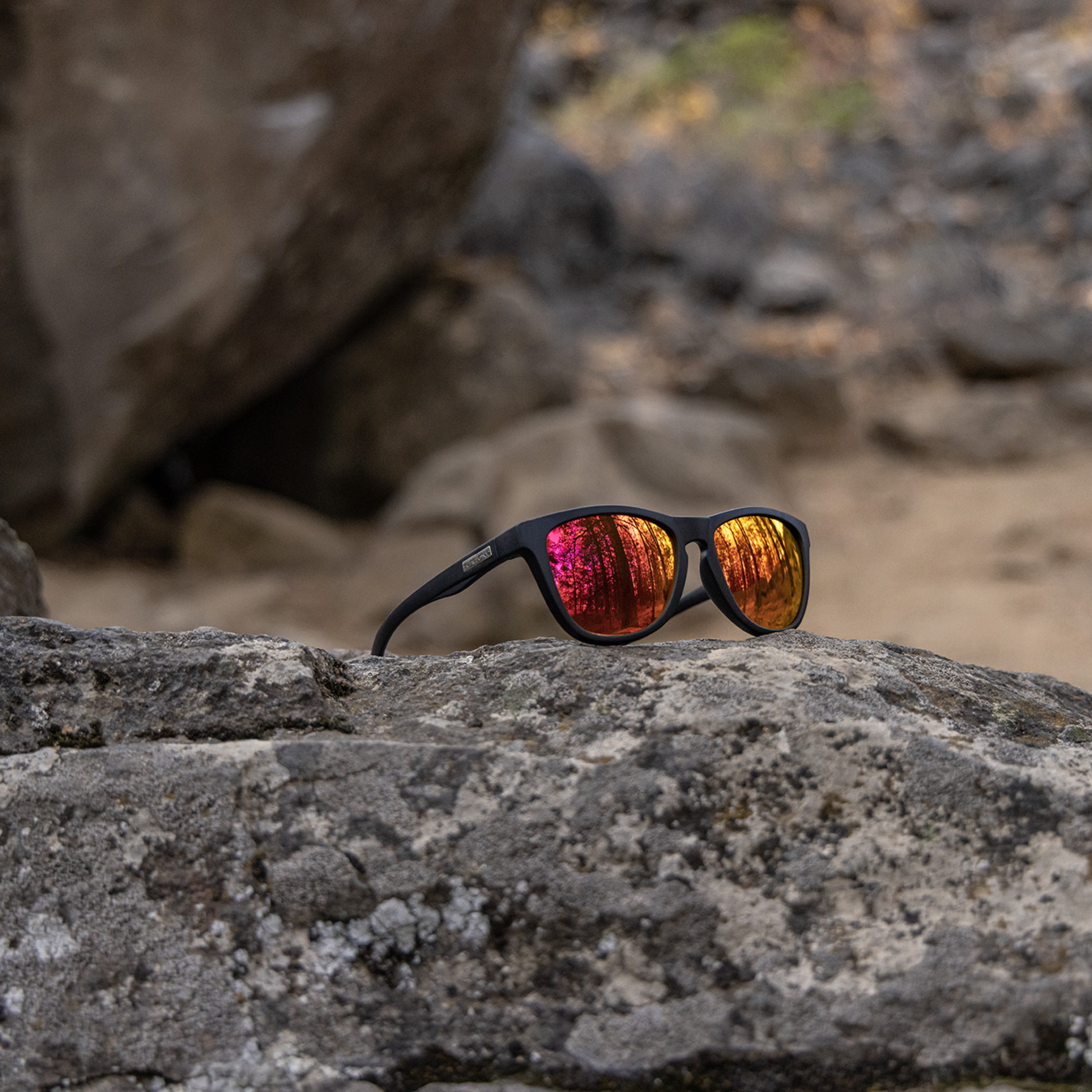 Topsail, Matte Black + Polarized Red Mirror Lens