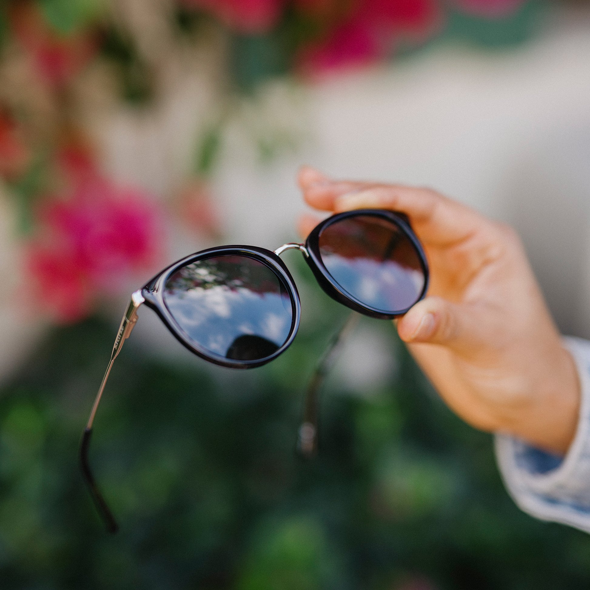 Dana, Black + Polarized Gray Green Lens
